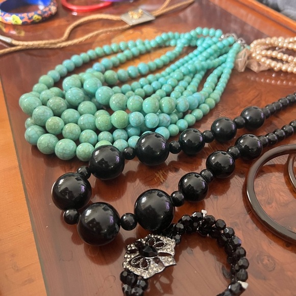 Jewelry Lot for a Fashionista. Necklaces, Bangles, and bracelets. - Picture 10 of 11